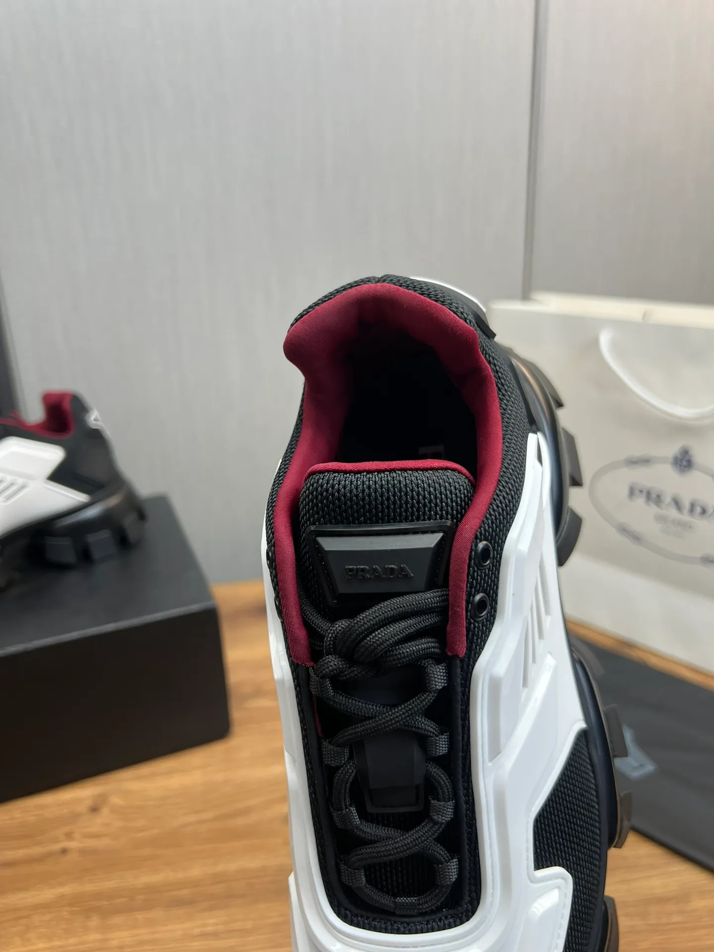 Men's shoes 💰620💰 [PRADA] Popular thick-soled shoes for couples 👩‍❤️‍👨 Available all year round ✔️Official website synchronization Original fly-knit film fabric + cowhide lining, 1⃣️ to 1⃣️ replica, original sole, 36-45 (45 made to order, non-refundable)